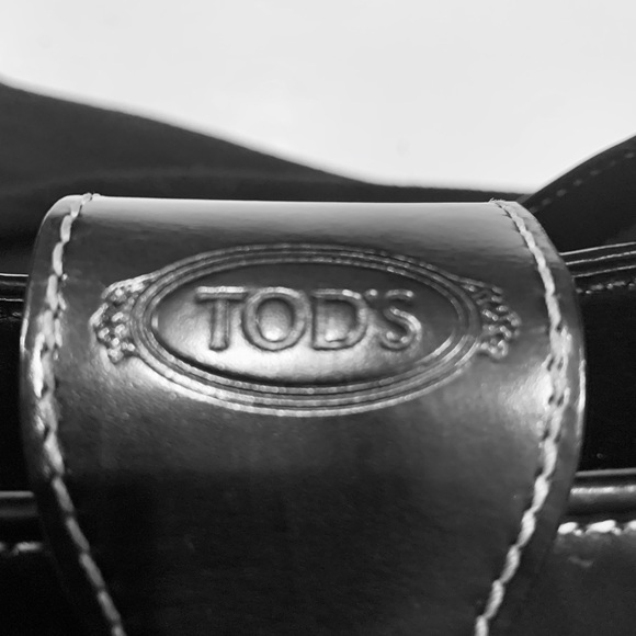 Tods black patent leather shoulder bag. - Picture 5 of 7